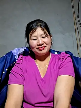 Snapshot of diamond-- chatting on 12/15/25, 01:17 diamond-- online show from 12/15/25, 01:17