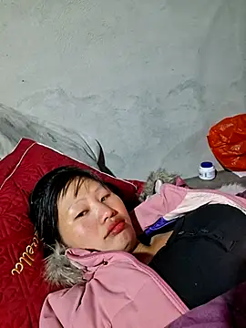 Snapshot of diamond-- chatting on 11/20/25, 12:50 diamond-- online show from 11/20/25, 12:50