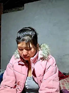 Snapshot of diamond-- chatting on 11/22/25, 01:10 diamond-- online show from 11/22/25, 01:10