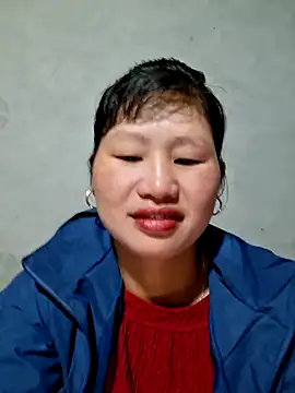 Snapshot of diamond-- chatting on 11/01/25, 12:17 diamond-- online show from 11/01/25, 12:17