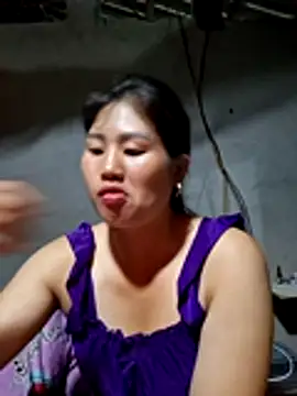 Snapshot of diamond-- chatting on 06/30/26, 12:49 diamond-- online show from 06/30/26, 12:49