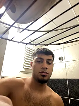 Snapshot of astoperaa chatting on 10/08/25, 06:19 astoperaa online show from 10/08/25, 06:19