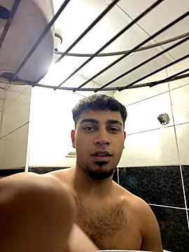 Snapshot of astoperaa chatting on 10/15/25, 05:54 astoperaa online show from 10/15/25, 05:54