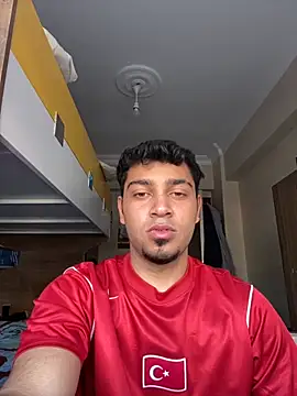 Snapshot of astoperaa chatting on 10/27/25, 11:44 astoperaa online show from 10/27/25, 11:44