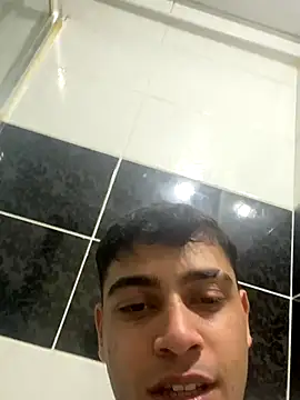 Snapshot of astoperaa chatting on 09/29/25, 04:01 astoperaa online show from 09/29/25, 04:01