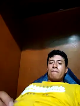 Snapshot of Carlos27hot chatting on 10/24/25, 12:31 Carlos27hot online show from 10/24/25, 12:31