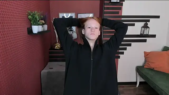 ChloeValentinee online show from 10/01/25, 10:20