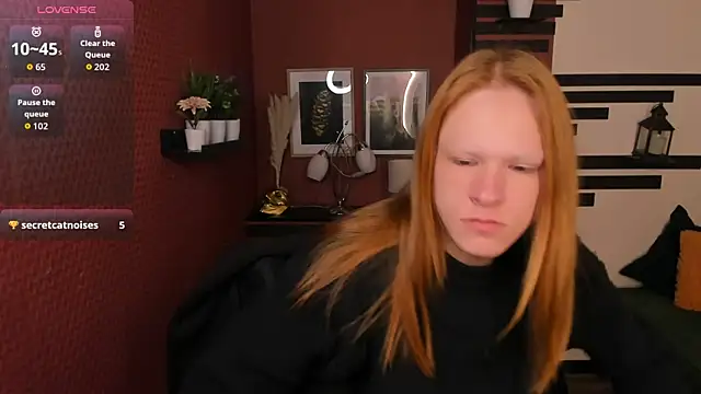 ChloeValentinee online show from 11/04/25, 12:09