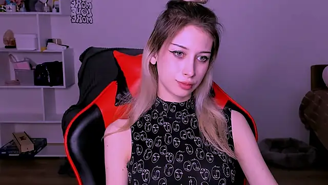 Lori lolii online show from 10/11/25, 07:48