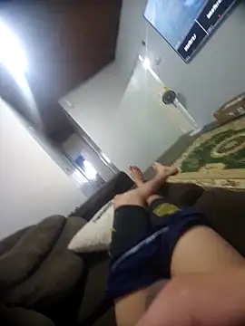 douglasdesouza22 online show from 12/02/25, 08:43