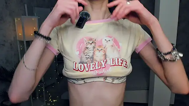 ReneeLippeatt online show from 12/04/25, 07:24