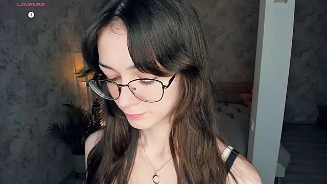 ReneeLippeatt online show from 11/19/25, 07:47