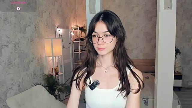 ReneeLippeatt online show from 11/08/25, 07:28