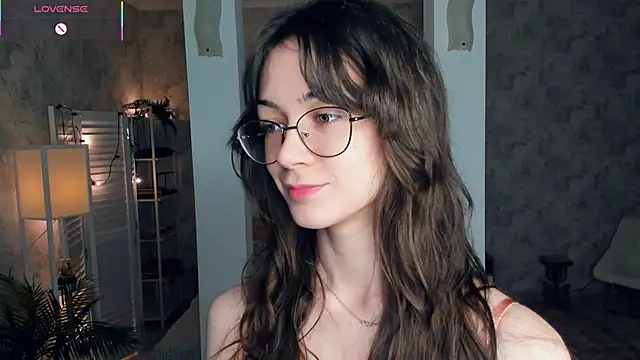 ReneeLippeatt online show from 11/28/25, 07:14