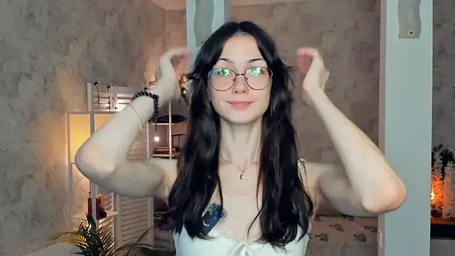 ReneeLippeatt online show from 11/12/25, 07:51