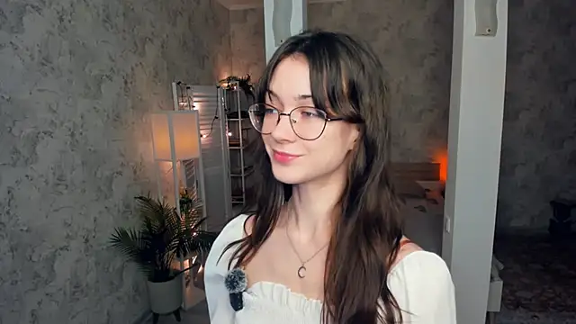 ReneeLippeatt online show from 11/26/25, 07:36