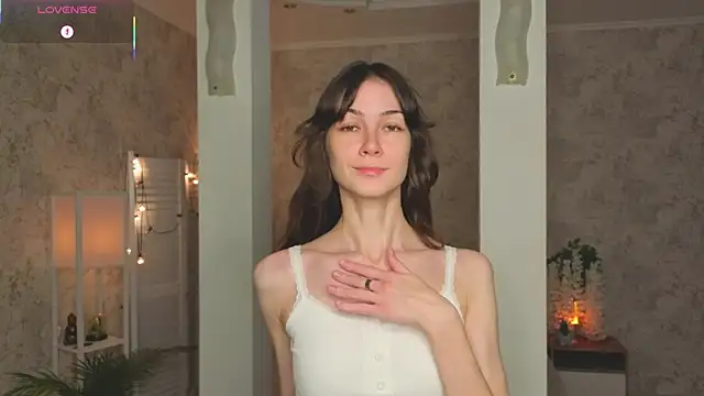 ReneeLippeatt online show from 10/19/25, 07:27