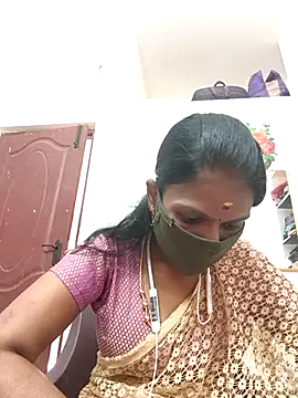 Snapshot of Tamil_Yalini12 chatting on 02/25/26, 07:08 Tamil Yalini12 online show from 02/25/26, 07:08