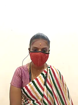 Snapshot of Tamil_Yalini12 chatting on 02/02/26, 05:28 Tamil Yalini12 online show from 02/02/26, 05:28