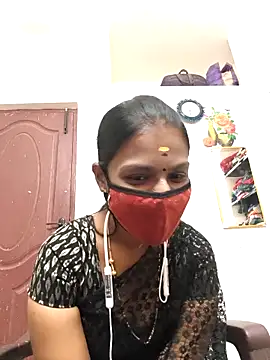 Snapshot of Tamil_Yalini12 chatting on 03/03/26, 12:45 Tamil Yalini12 online show from 03/03/26, 12:45