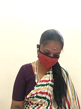 Snapshot of Tamil_Yalini12 chatting on 02/11/26, 06:08 Tamil Yalini12 online show from 02/11/26, 06:08