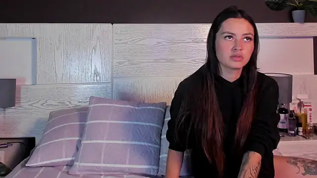 Camila Nyx online show from 11/18/25, 10:29