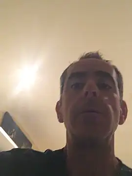 tiago1981pt online show from 10/28/25, 05:01