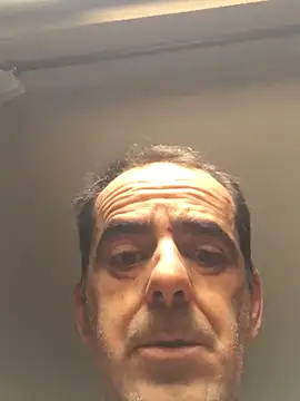 tiago1981pt online show from 11/03/25, 01:47