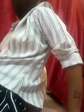 Snapshot of Mansi01 chatting on 10/05/25, 10:11 Mansi01 online show from 10/05/25, 10:11