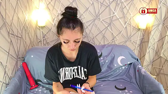 Charming LIA online show from 11/07/25, 12:31