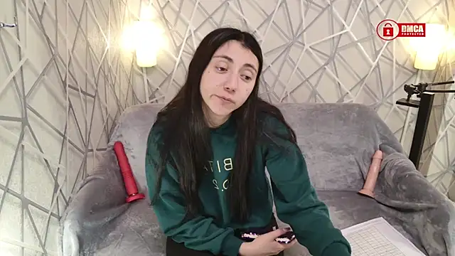 Charming LIA online show from 12/22/25, 05:13