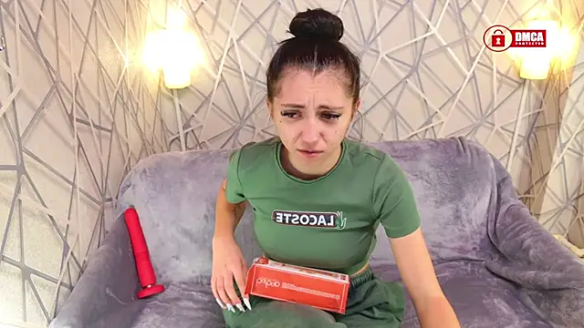 Charming LIA online show from 11/16/25, 09:41