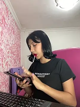 xoxo milk online show from 02/17/26, 05:32