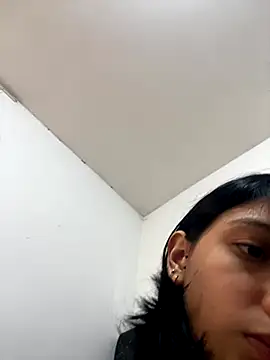 xoxo milk online show from 11/30/25, 07:36