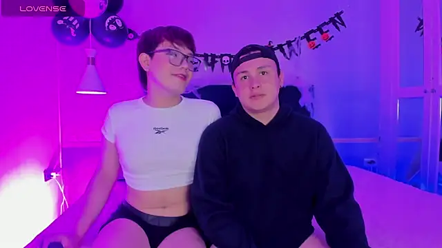 Boy2Boy Aheat online show from 10/17/25, 01:02