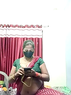 Snapshot of School_medam chatting on 10/08/25, 03:46 School medam online show from 10/08/25, 03:46
