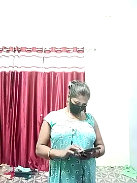 Snapshot of School_medam chatting on 10/09/25, 03:45 School medam online show from 10/09/25, 03:45