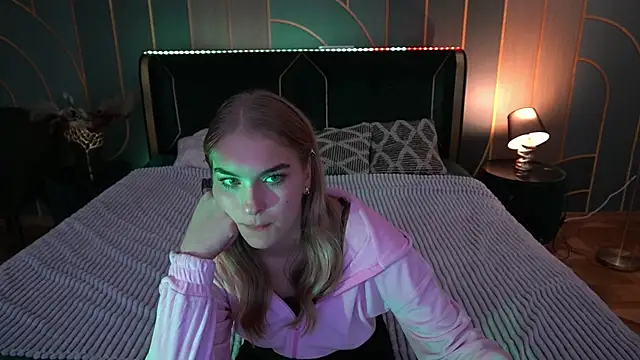 AlinaLiii online show from 11/17/25, 01:15