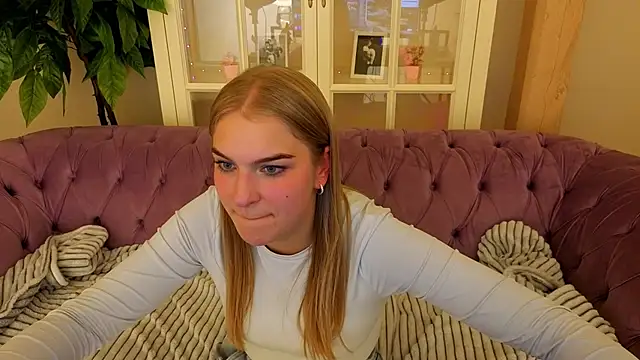 AlinaLiii online show from 03/25/26, 08:30