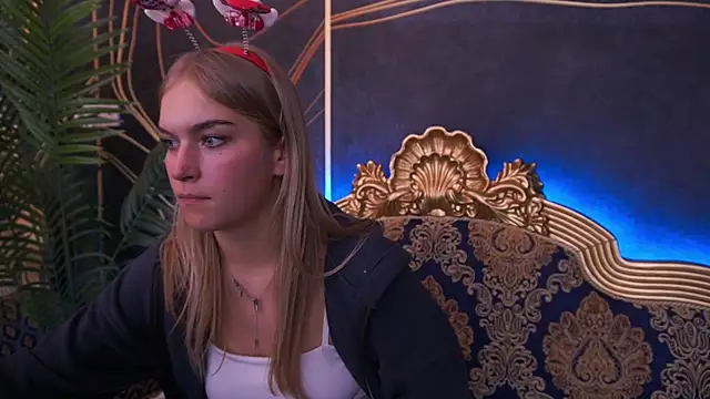 AlinaLiii online show from 12/04/25, 08:52