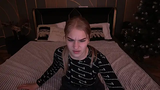 AlinaLiii online show from 01/14/26, 06:39