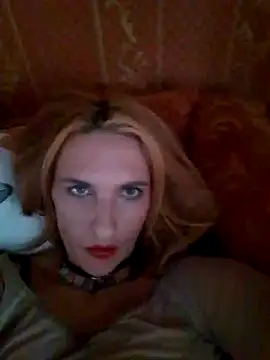 Snapshot of LaraDiva7799 chatting on 10/06/25, 10:49 LaraDiva7799 online show from 10/06/25, 10:49