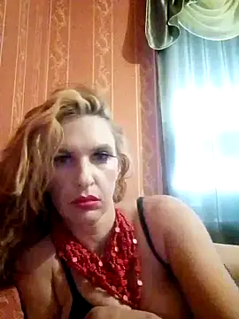 Snapshot of LaraDiva7799 chatting on 10/16/25, 01:52 LaraDiva7799 online show from 10/16/25, 01:52