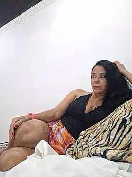 lucineia7 online show from 05/10/26, 12:25