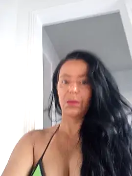 lucineia7 online show from 04/13/26, 07:51