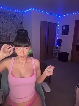 MaciiMayy online show from 04/11/26, 09:51