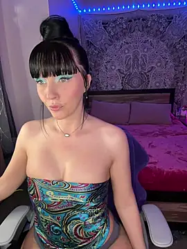 Snapshot of MaciiMayy chatting on 04/22/26, 01:45 MaciiMayy online show from 04/22/26, 01:45