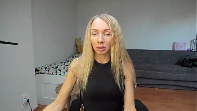 Snapshot of AlisiaCat chatting on 05/09/26, 01:47 AlisiaCat online show from 05/09/26, 01:47