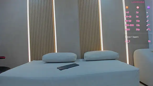 Snapshot of emily_kovac chatting on 11/19/25, 11:54 emily kovac online show from 11/19/25, 11:54