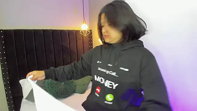 mayukim online show from 11/30/25, 11:33